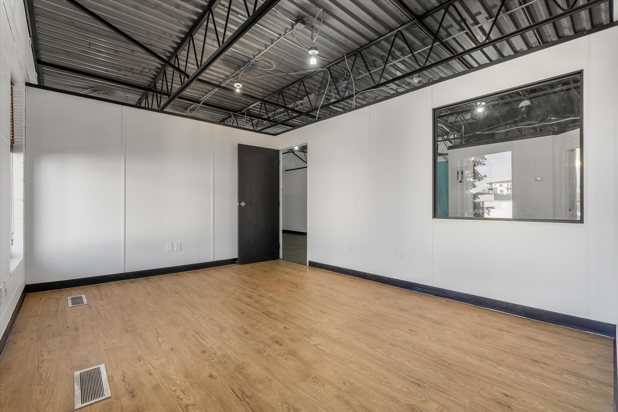200, 10041 81 Ave NW 4